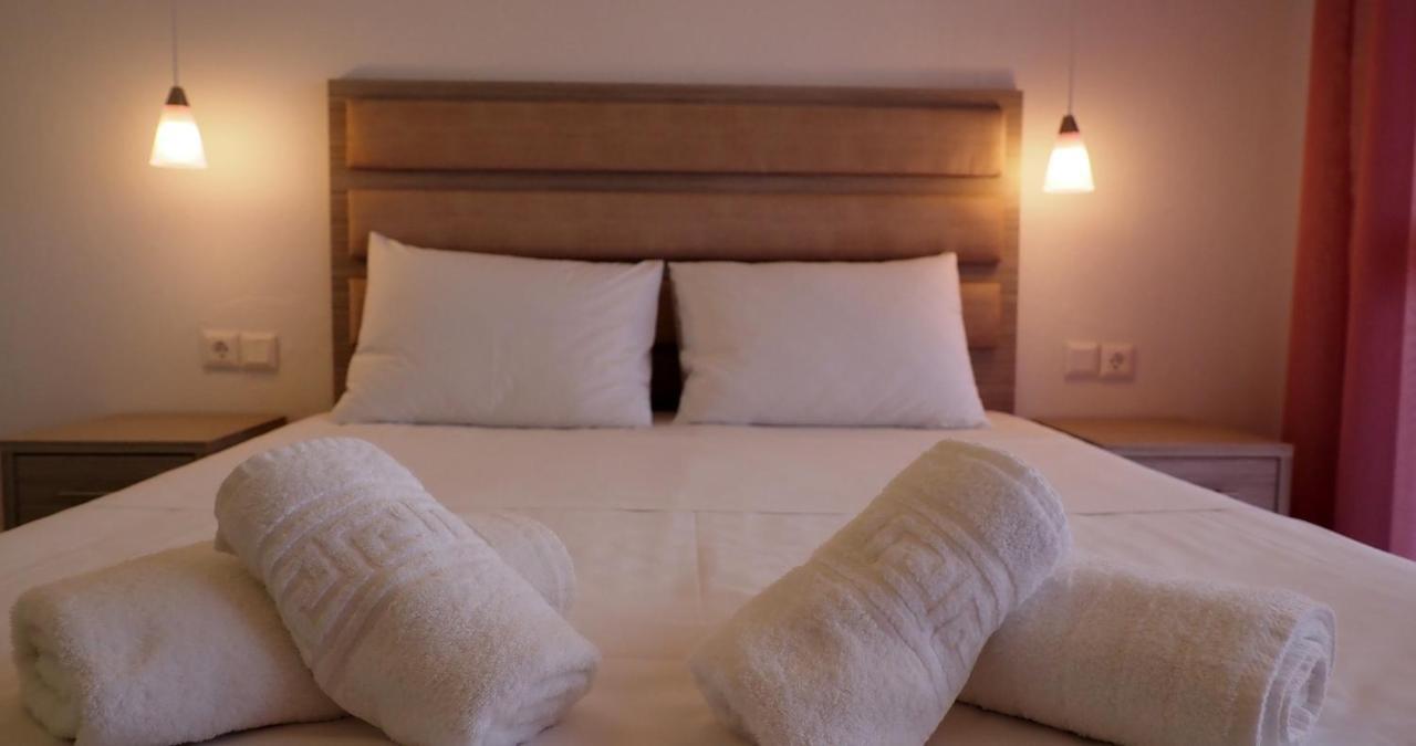 Valiant Sea Aparthotel Kriopigi Bagian luar foto