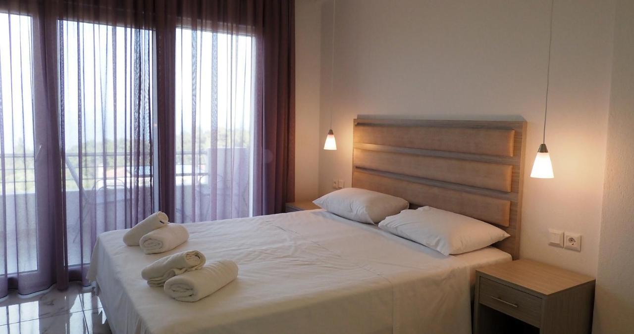 Valiant Sea Aparthotel Kriopigi Bagian luar foto