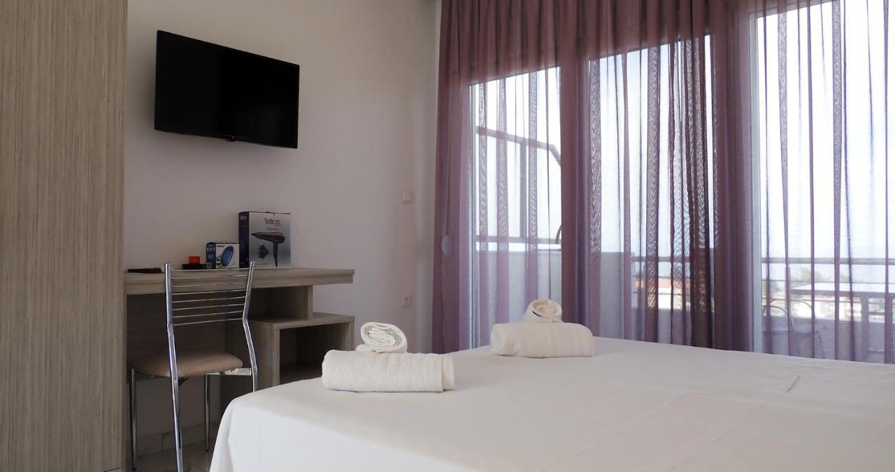 Valiant Sea Aparthotel Kriopigi Bagian luar foto