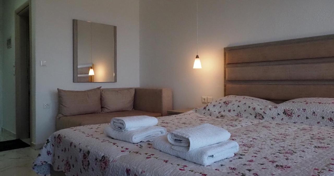 Valiant Sea Aparthotel Kriopigi Bagian luar foto