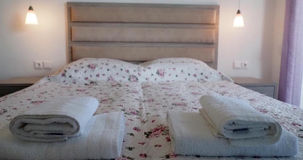 Valiant Sea Aparthotel Kriopigi Bagian luar foto