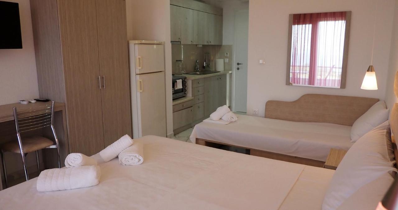 Valiant Sea Aparthotel Kriopigi Bagian luar foto