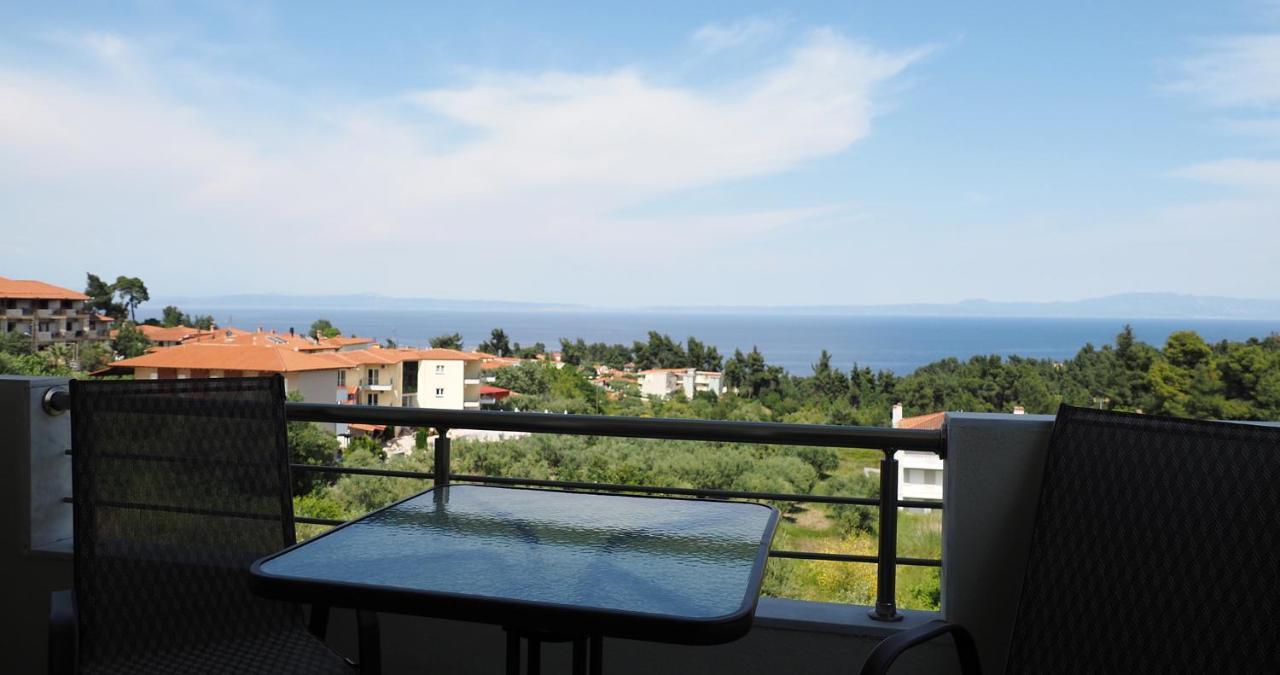 Valiant Sea Aparthotel Kriopigi Bagian luar foto