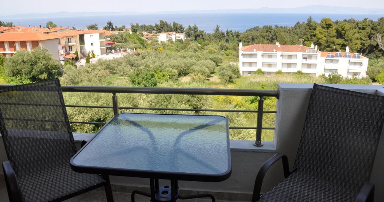 Valiant Sea Aparthotel Kriopigi Bagian luar foto