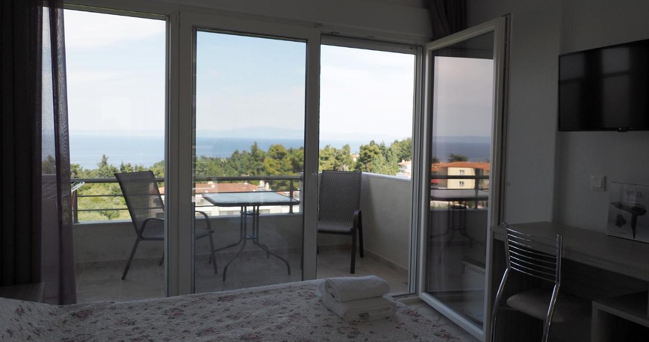 Valiant Sea Aparthotel Kriopigi Bagian luar foto