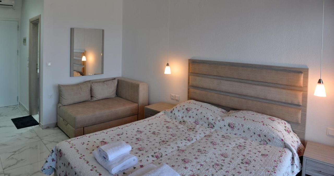 Valiant Sea Aparthotel Kriopigi Bagian luar foto