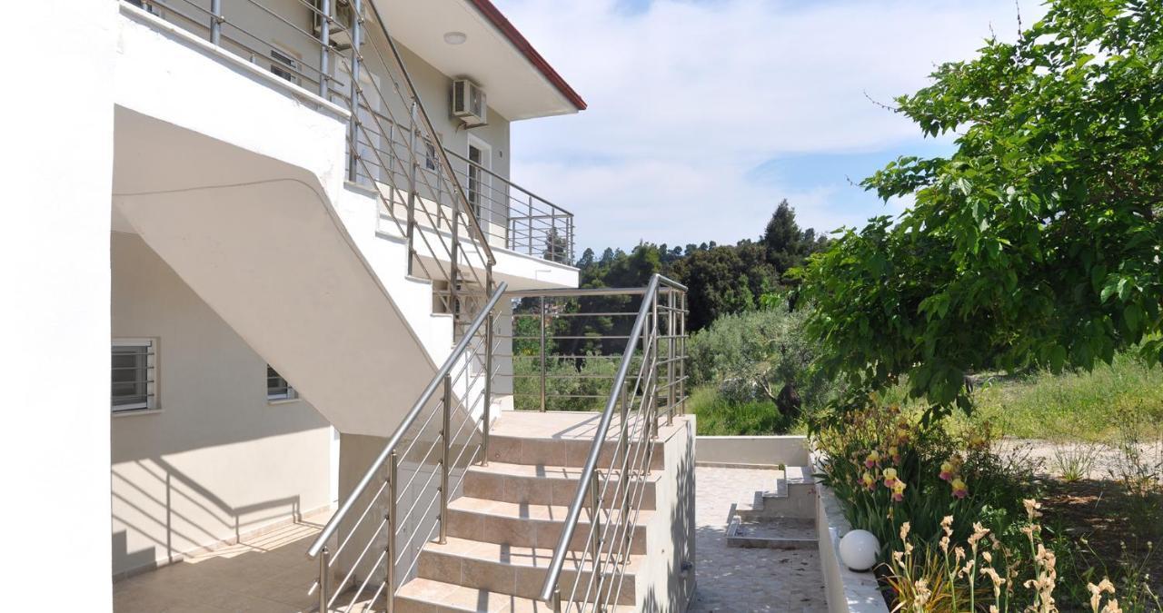 Valiant Sea Aparthotel Kriopigi Bagian luar foto
