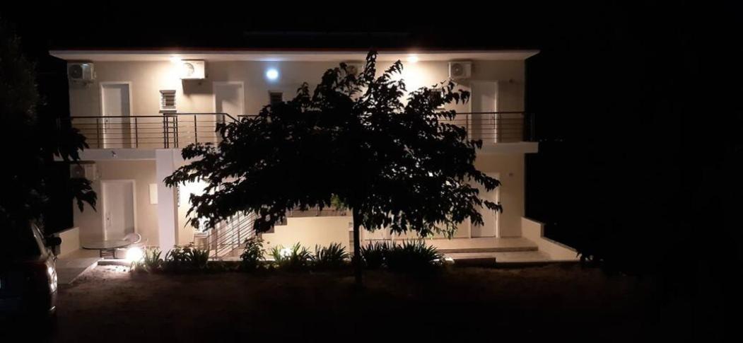 Valiant Sea Aparthotel Kriopigi Bagian luar foto