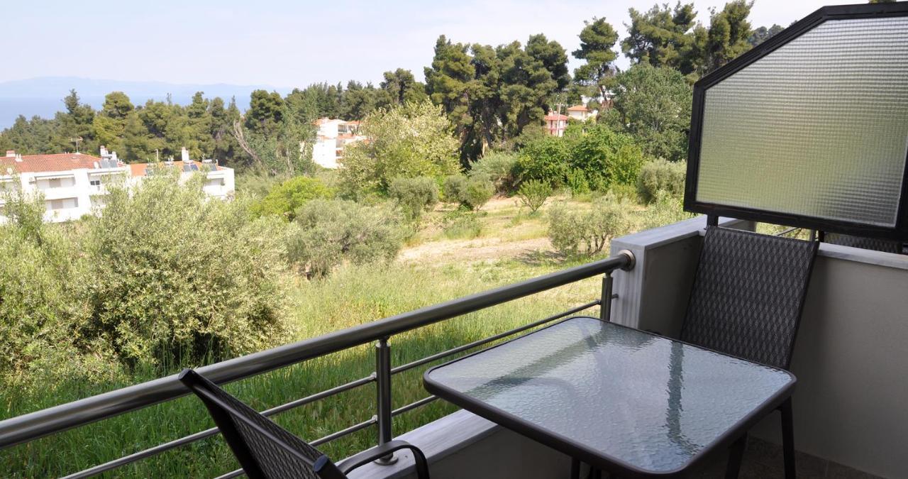 Valiant Sea Aparthotel Kriopigi Bagian luar foto