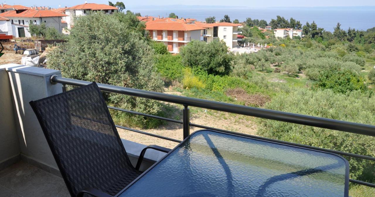 Valiant Sea Aparthotel Kriopigi Bagian luar foto