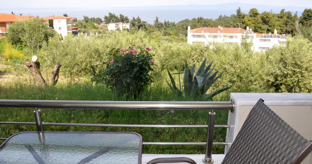 Valiant Sea Aparthotel Kriopigi Bagian luar foto