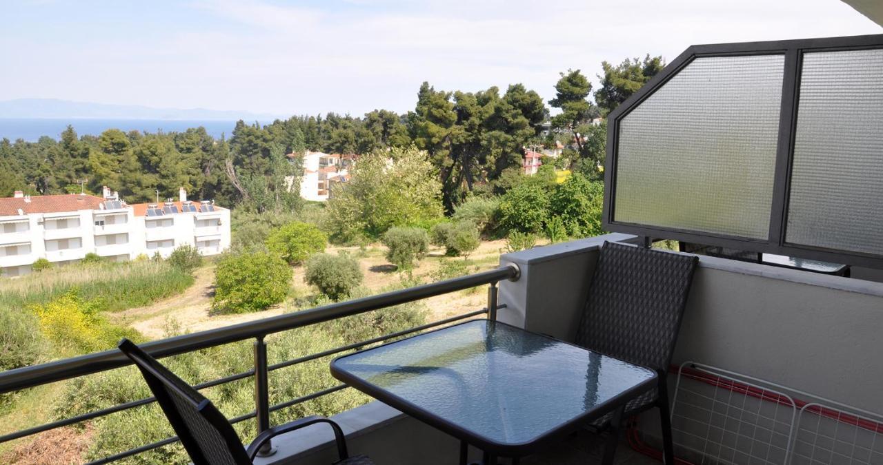 Valiant Sea Aparthotel Kriopigi Bagian luar foto