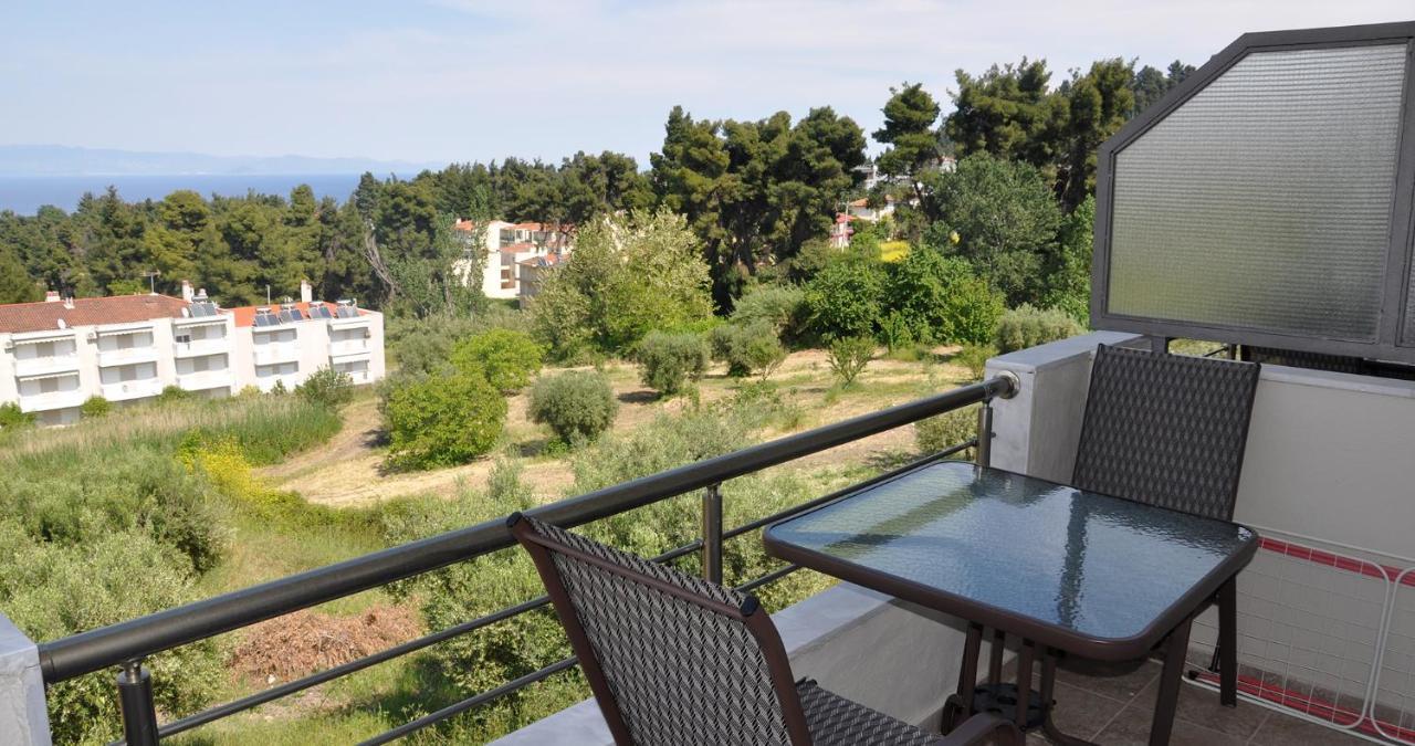 Valiant Sea Aparthotel Kriopigi Bagian luar foto