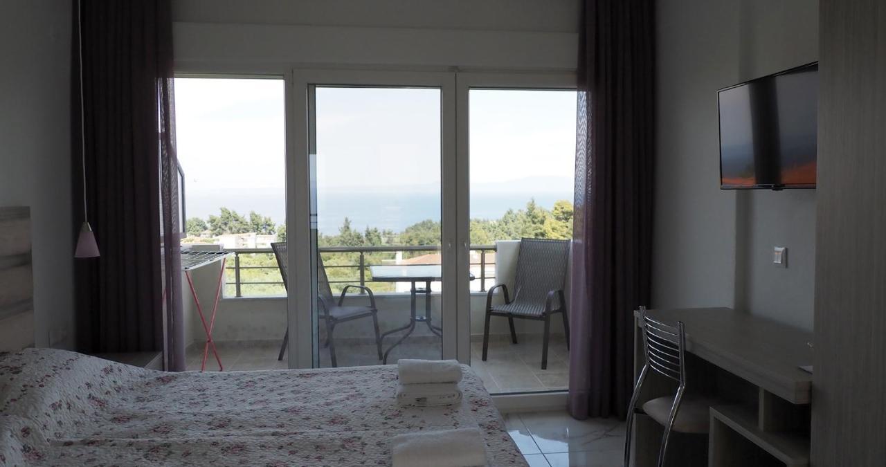 Valiant Sea Aparthotel Kriopigi Bagian luar foto