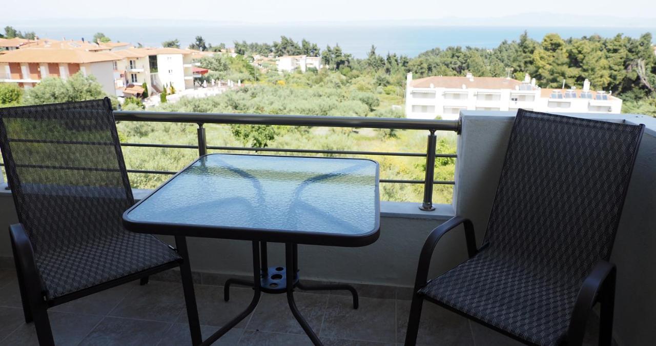 Valiant Sea Aparthotel Kriopigi Bagian luar foto
