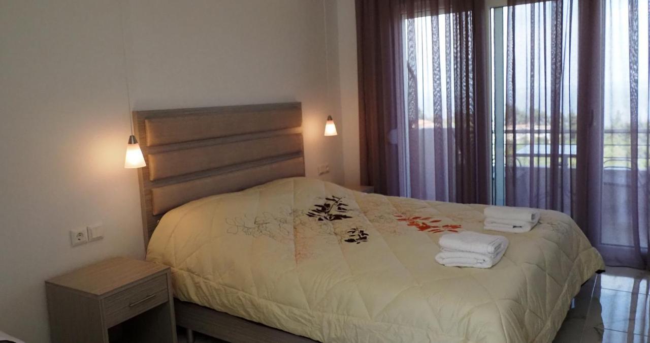 Valiant Sea Aparthotel Kriopigi Bagian luar foto